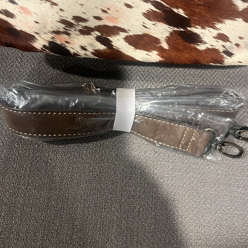 TONY LAMA COWHIDE LEATHER CONCEALED BAG - Picture 5 of 12